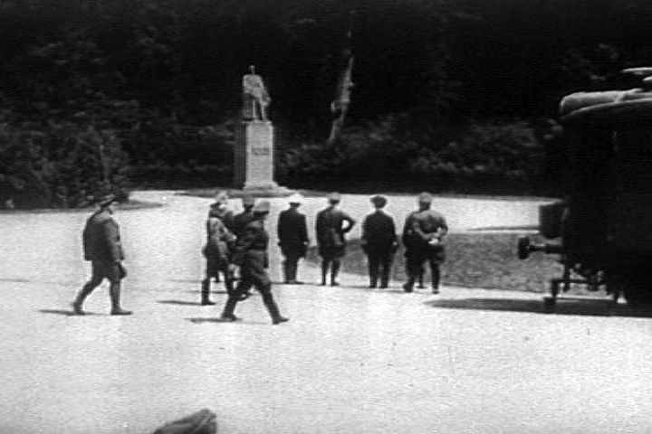 Fichier:Statue de Foch.png